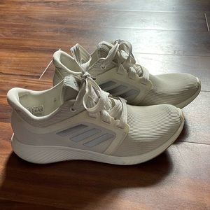 LIKE NEW: Adidas Bounce Sneakers